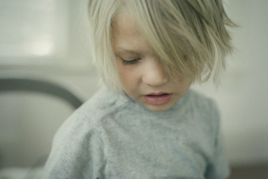 Почему ребенок хуже всего ведет себя с мамой