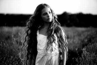 Как можно быть такой большой и не понимать?