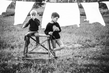 Шесть ложек в одной тарелке