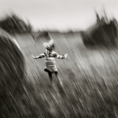 Кататься на великах, засыпать в обнимку и смеяться