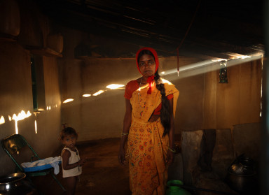 «Несколько недель после родов ты ничего не делаешь по дому и быту. Вообще»: рассказ о беременности и родах в Индии