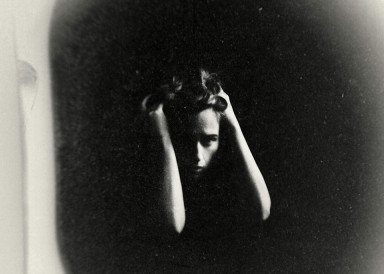 Почему дети ищут шок-контент в соцсетях и вступают в опасные сообщества? Рассказывает подросток