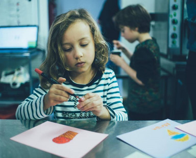 Акция к новому учебному году: подарки от школы английского языка Skyeng