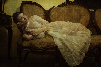 Когда женщина плачет из-за блузки