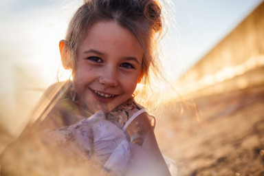 «Нет сил сделать с любовью, не делайте вообще»: правила жизни с детьми, которые пригодятся нам всем