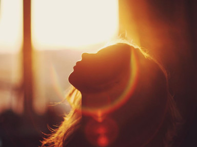 Про свет и женское