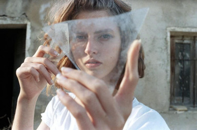 Материя нашего воображения тянет нас вниз