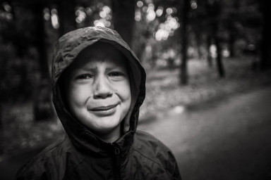 Как помочь успокоиться ребенку, который злится? 7 советов