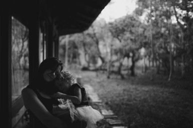 Герой в махровом халате