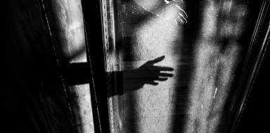 Мой бывший муж помогает мне - и нет, это не странно