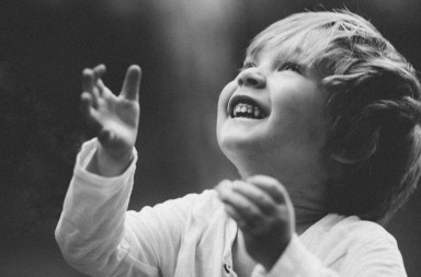 Ты что на меня батоны крошишь