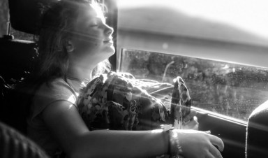 Итоги недели: мама в тиндере и почему быть теткой не страшно