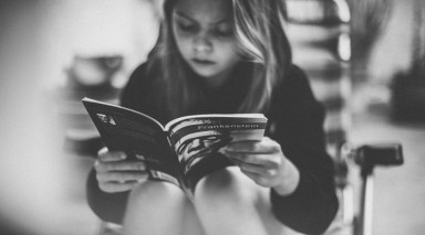От самооценки до первой любви. Книги, которые стоит положить на стол подростку
