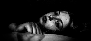Белая ворона в белом пальто