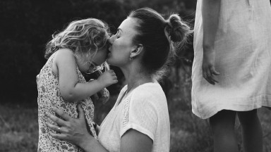 Принятие материнства