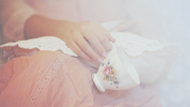 Платье на заборе