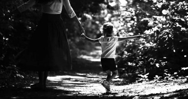 Итоги недели: о родительстве без ярлыков и без идеальных картинок