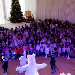 Где живет чудо: 10 самых зрелищных новогодних елок России