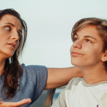 Что делать, если подросток снял с себя крест и сказал, что больше не верит в Бога?