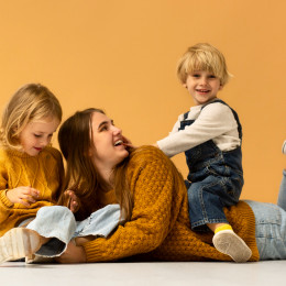 Мальчик и девочка: хвалим по-разному, любим одинаково