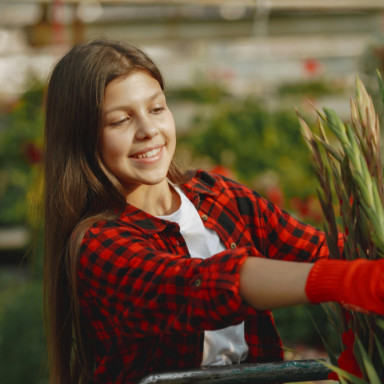 Девушка с цветами 2