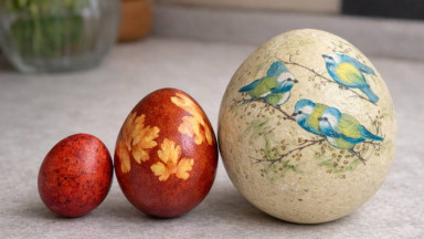 Пасха: вместе с детьми красим яйца перепелиные, куриные и страусиные!